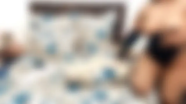 GiantBootyMilf: διαδικτυακό σόου στην κάμερα