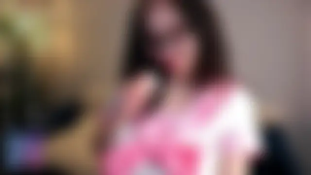 Pertunjukan Kamera Web HannaHayles