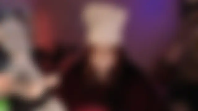 Mia_R0ss' Live Chat Room