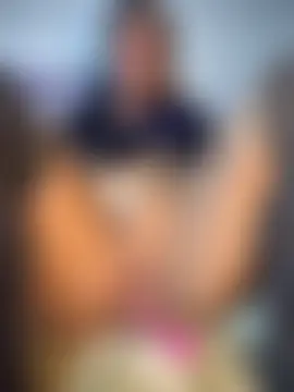 SalyTredelMonte's Live Chat Room