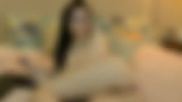 EllieWest's Live Chat Room