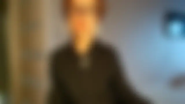 Pertunjukan Kamera Web LioraWeiss