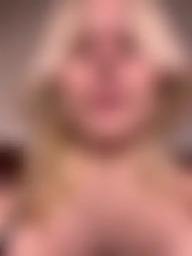 Flora_SecretLife Chat Room in diretta