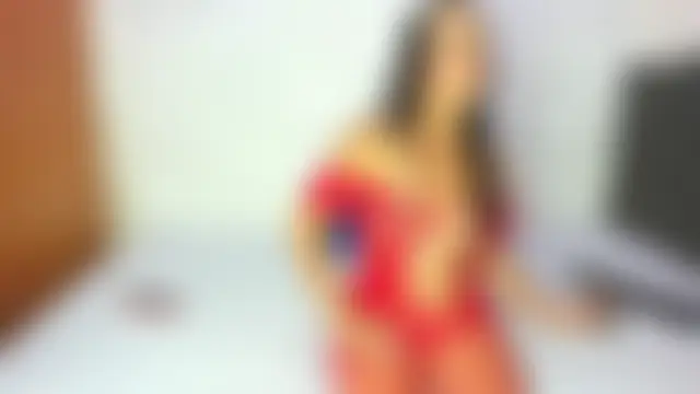 thamaraa_: διαδικτυακό σόου στην κάμερα