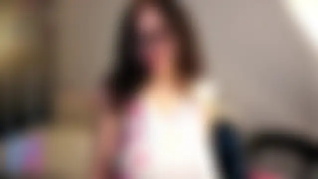 Pertunjukan Kamera Web HannaHayles