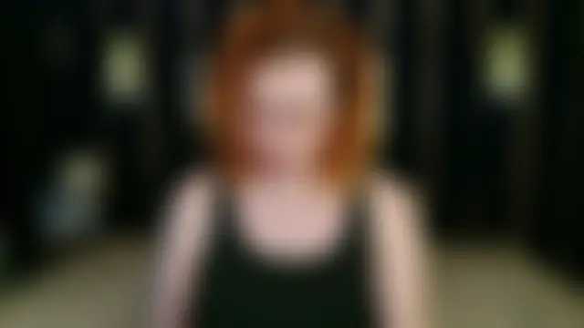 Evie_Berret: διαδικτυακό σόου στην κάμερα