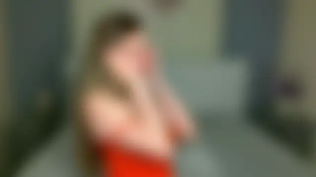 Lina_Sinerz: διαδικτυακό σόου στην κάμερα