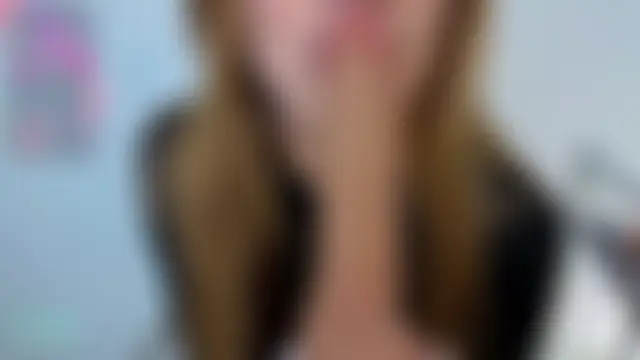 LaurieGutierrez Show in webcam