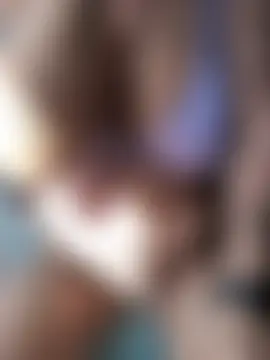 Emma12117's Live Webcam Show