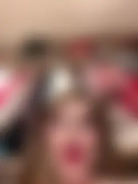 didihairypussy: διαδικτυακό σόου στην κάμερα