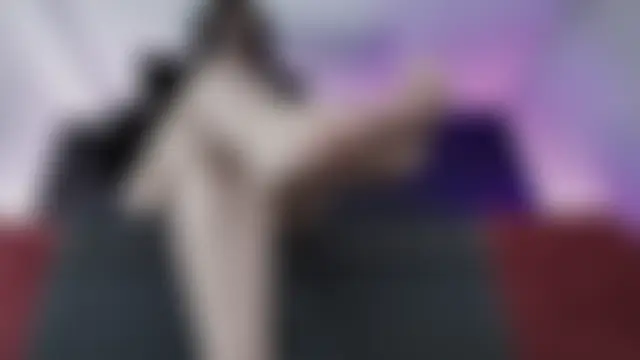 _Jade_16: διαδικτυακό σόου στην κάμερα