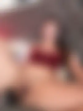 Show modela EllaMae na web-kameri