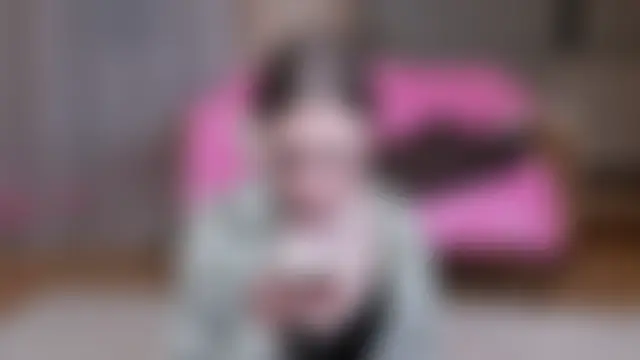 Nayeomy Show in webcam