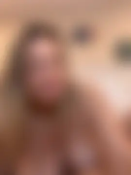 Aleesa_milfxo লাইভ চ্যাট রুম