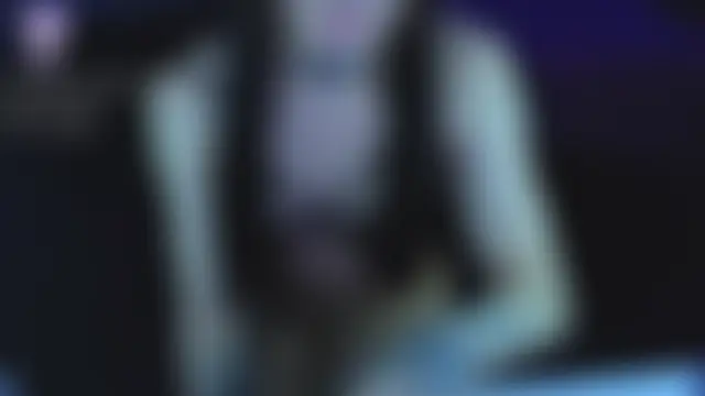 your_little_eva: διαδικτυακό σόου στην κάμερα