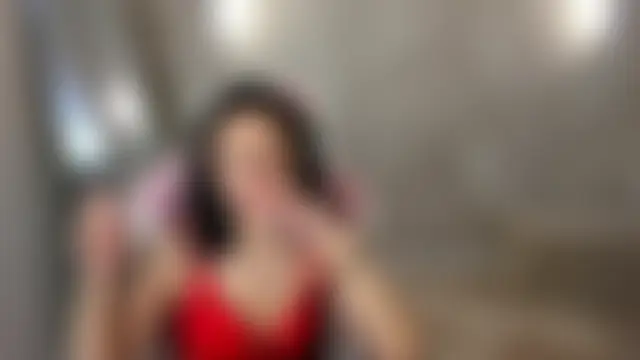 Mary_Holland Show in webcam