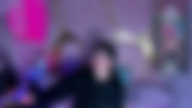 غرفة دردشة NaniiSisy المباشرة