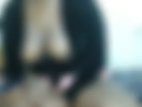 Sweettkendy: διαδικτυακό σόου στην κάμερα