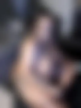 Thickkemzz41: διαδικτυακό σόου στην κάμερα