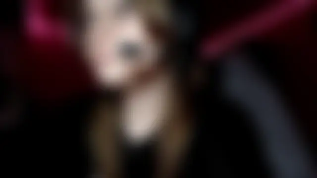 Pertunjukan Kamera Web MandieBusby