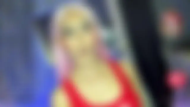 anitacruise: διαδικτυακό σόου στην κάμερα