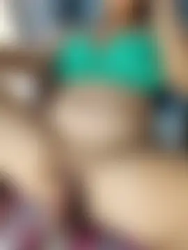 RooseWater Adlı Modelin Canlı Sohbet Odası