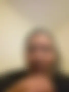 Curvy-Nthabi_X: διαδικτυακό σόου στην κάμερα