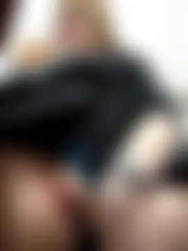 Pokazy przed kamerką – Office_Albertina