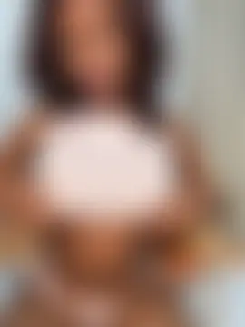 Pokazy przed kamerką – hot_daily