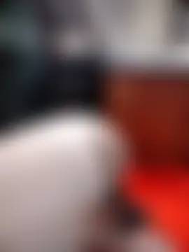 AugustRayn: διαδικτυακό σόου στην κάμερα