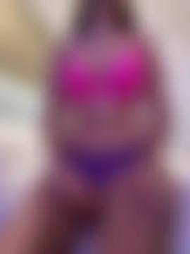 soykittyy444: διαδικτυακό σόου στην κάμερα