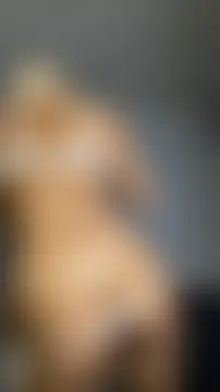 BUBUQUEEN: διαδικτυακό σόου στην κάμερα