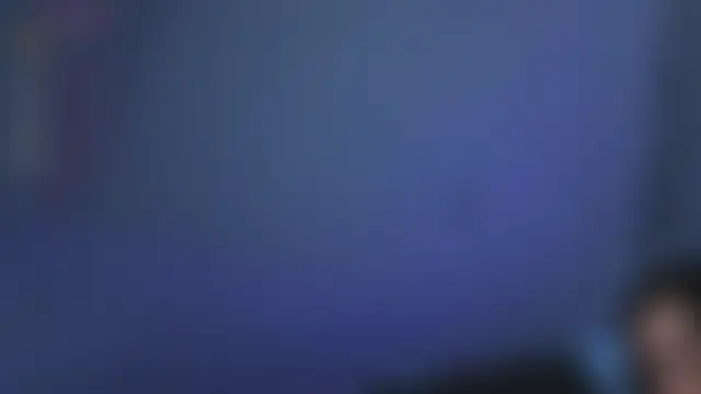 babykadrain: διαδικτυακό σόου στην κάμερα