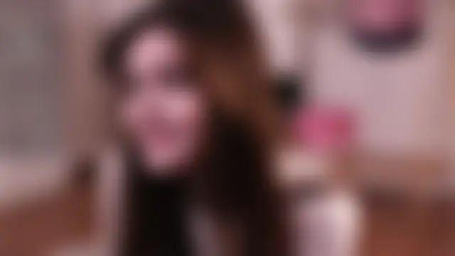 CherlyGussのライブXXXチャット