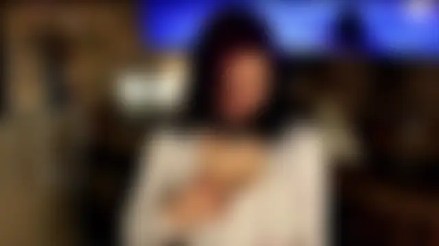 Pokazy przed kamerką – RenVeyra