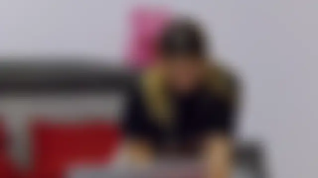 NicolePlay: онлайн-секс-чат