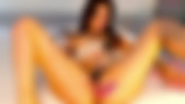 kylllie: διαδικτυακό σόου στην κάμερα