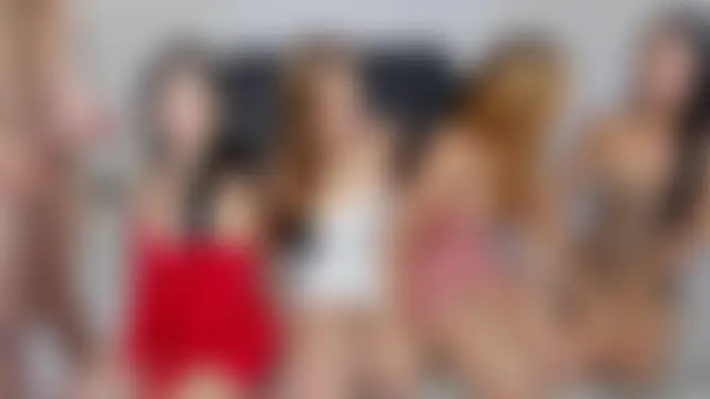 Pokazy przed kamerką – little_dolls11