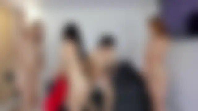 Pokazy przed kamerką – little_dolls11