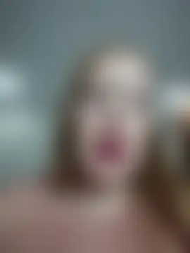 ElonaFox: вебкам-шоу