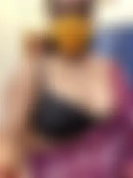 Pokazy przed kamerką – Poly_bhabi