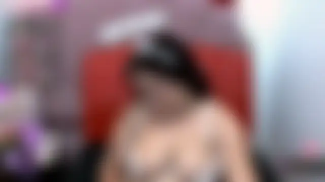 nikol_hot18 Adlı Modelin Canlı XXX Sohbeti