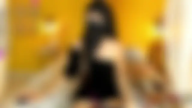 Zully_Aminn Webbikameraesitys