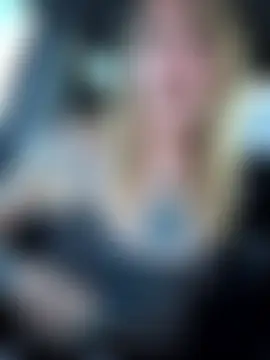 SheIsSomething Show in webcam