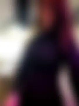 Pertunjukan Kamera Web LilyOrion