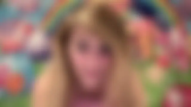 Pertunjukan Kamera Web CelestialRuby