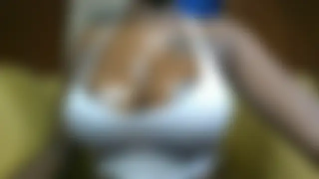 Miss_enjoyment_ Show in webcam