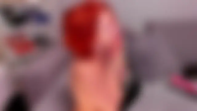 Jullia_Moor Show in webcam