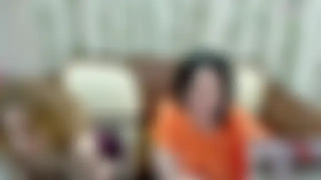 Kati000888: διαδικτυακό σόου στην κάμερα