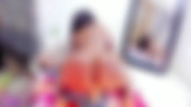 LauraSaenz01: διαδικτυακό σόου στην κάμερα